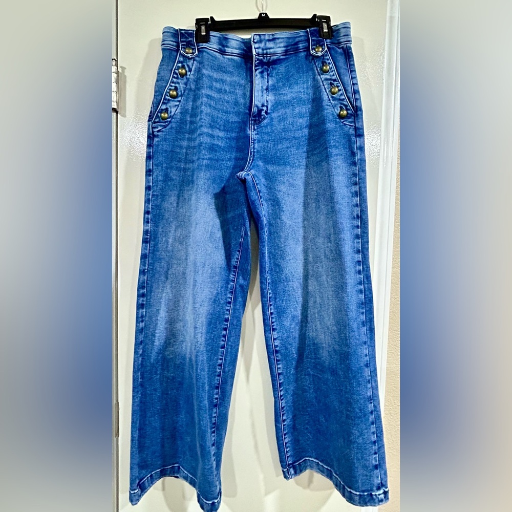 Woman’s wide leg Jeans